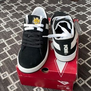 Vintage Pony low top sneakers